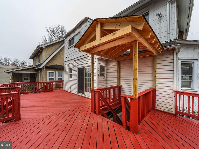 12 Montrose Ave — Photo 23