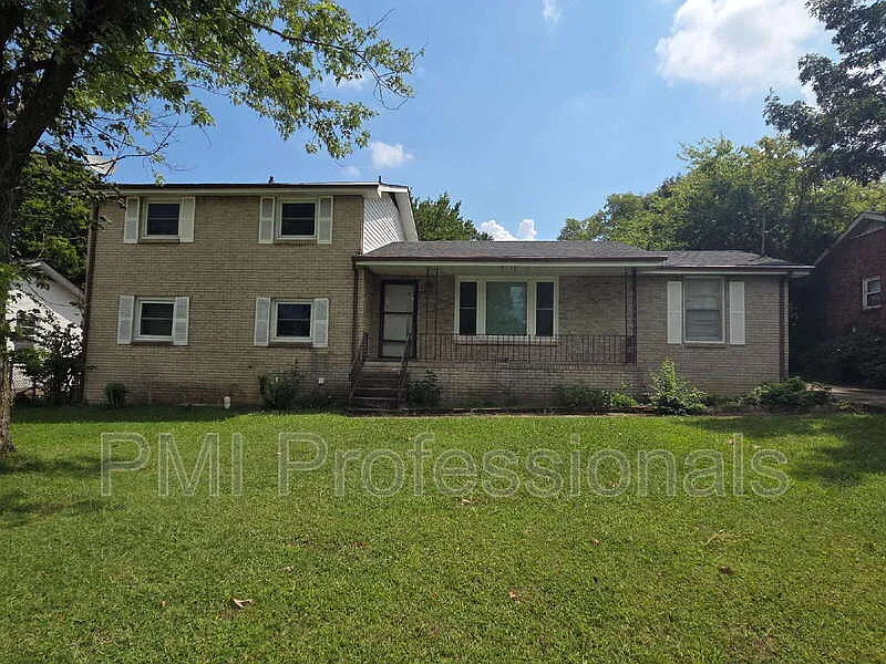 3 bed, 2.0 bath, 1811 sqft, $1,999 — Photo 1