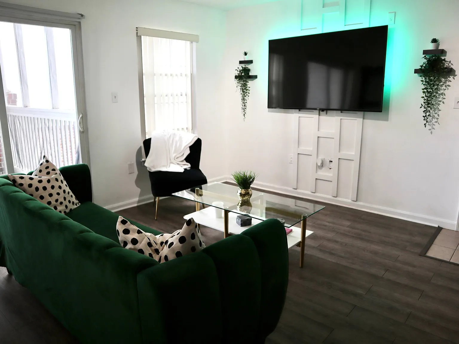 2 bed, 962 sqft, $2,500 — Photo 2