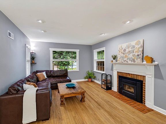5th image of 207 S Owen Dr