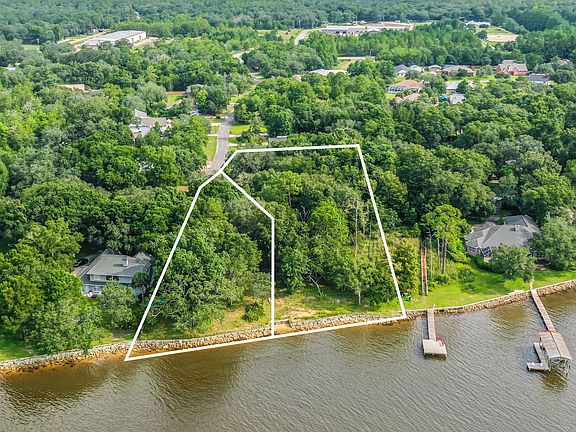 2nd image of 9 Cedar Beach Cv