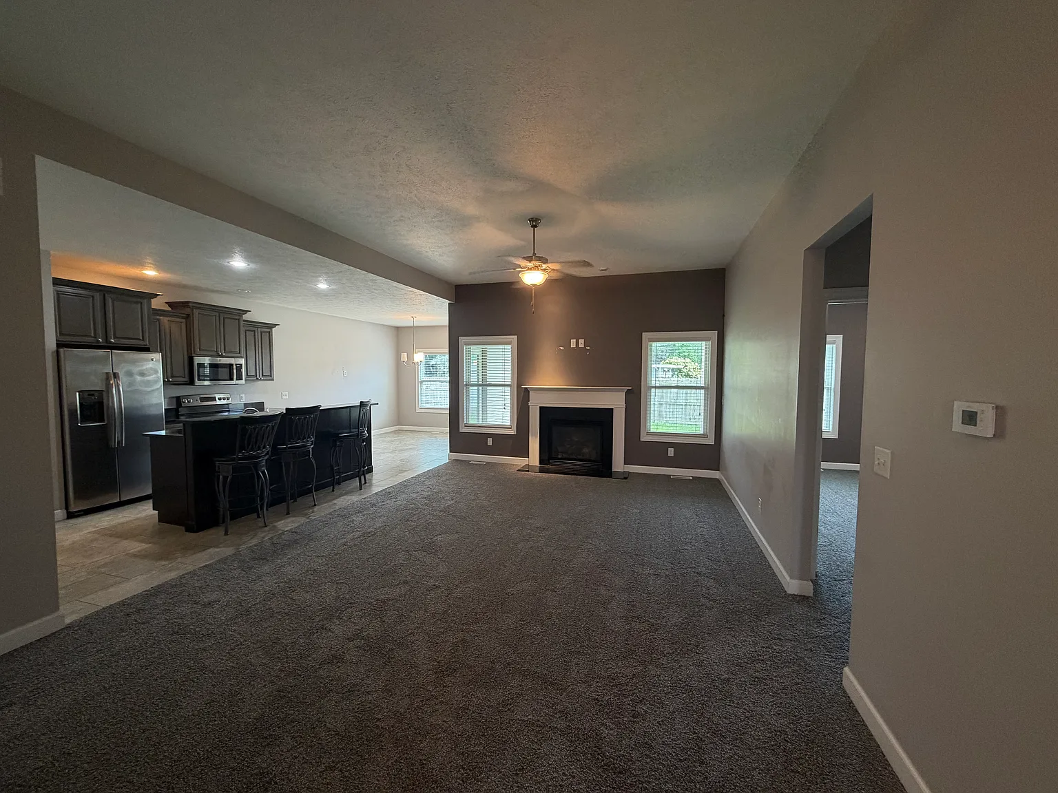 3 bed, 2500 sqft, $2,500 — Photo 2