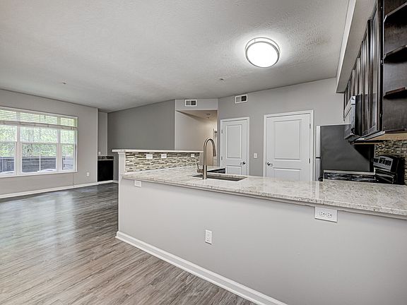 5th image of 6667 Wesbury Park Ave #6600-101