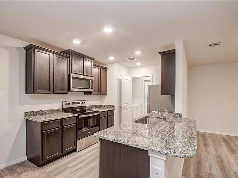 10699 Lost Maples Dr — Photo 6