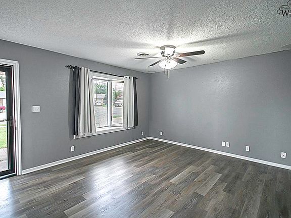 2nd image of 3 Jeffrey Cir