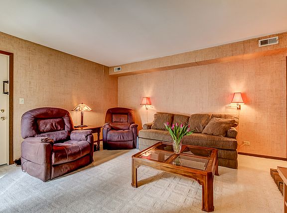 3rd image of 110 Indian Trail Dr