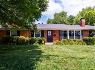 7800 Fairmeadows Ln, Graymoor Devondale, KY 40222