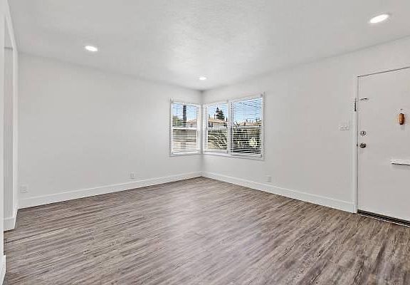2nd image of 433 Thornally Dr #1