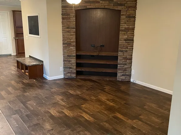 408 Pitts Cir, Greenwood, SC 29649