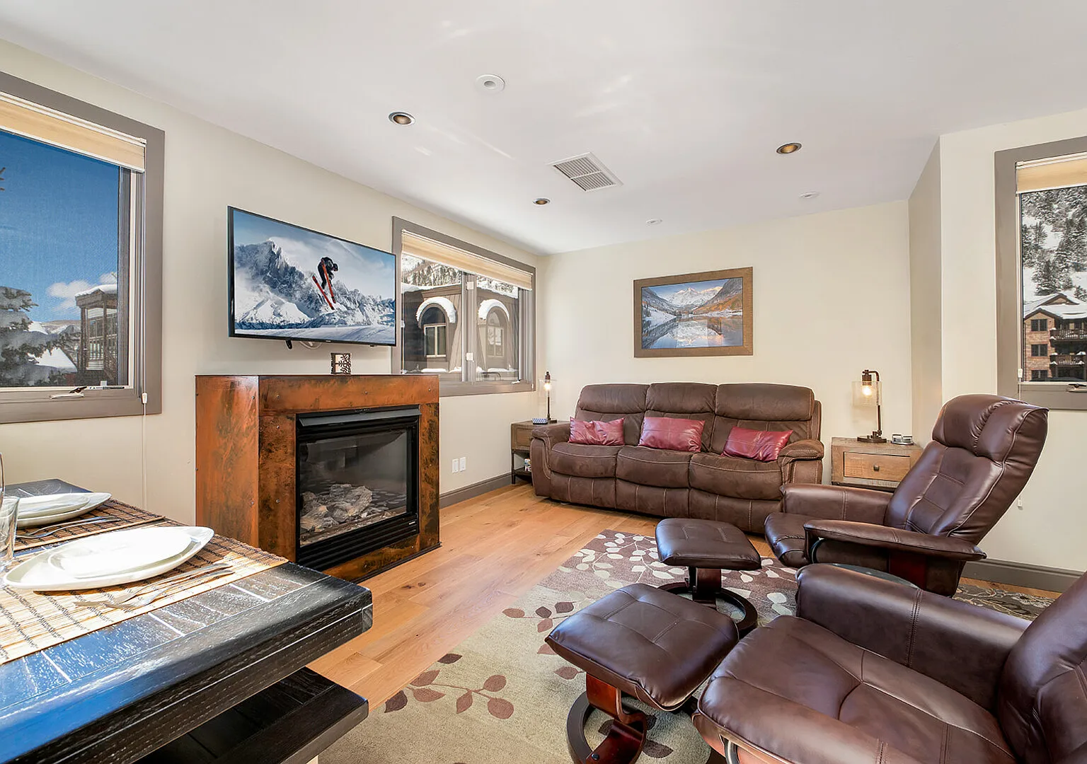 Telluride Lodge 301 Liftside + HotTub Access 3Br, 2.5Ba Sleeps 6 — Photo 2