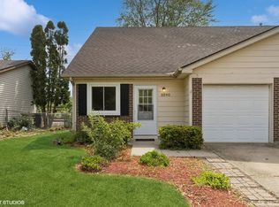 3390 Fox Hill Rd, Aurora, IL 60504