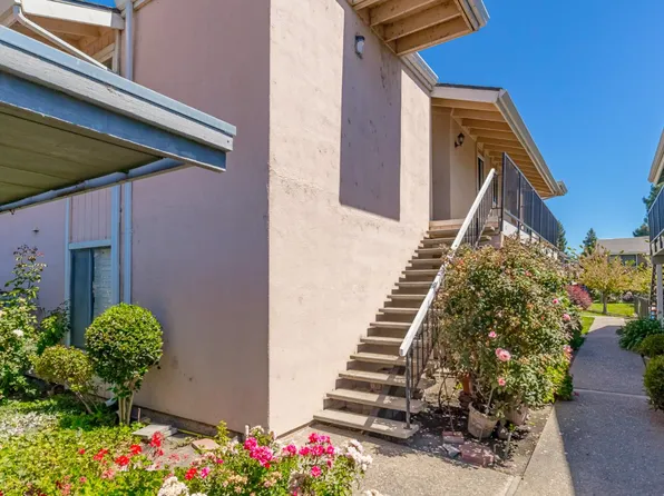 3722 W Benjamin Holt Dr APT 10, Stockton, CA 95219