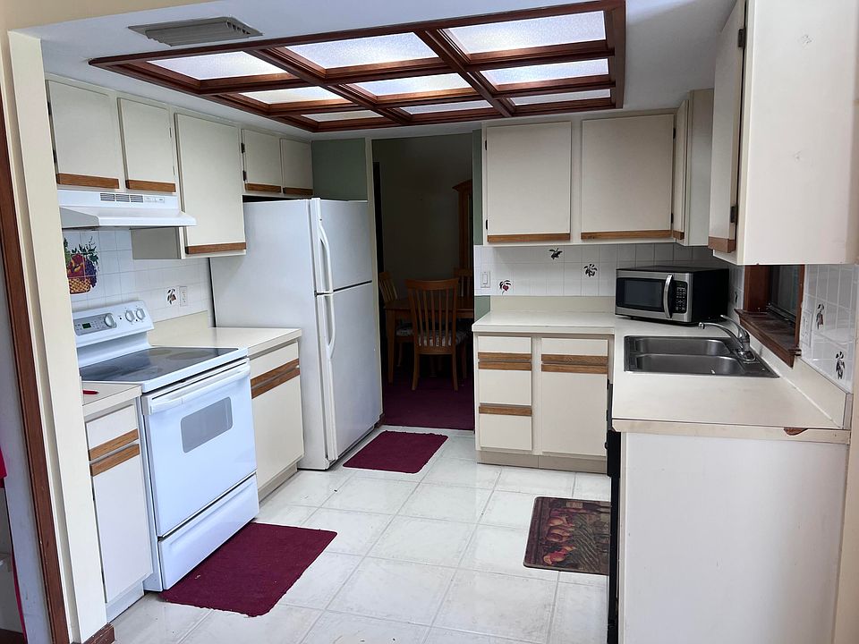 1st image of 107 Morgate Cir