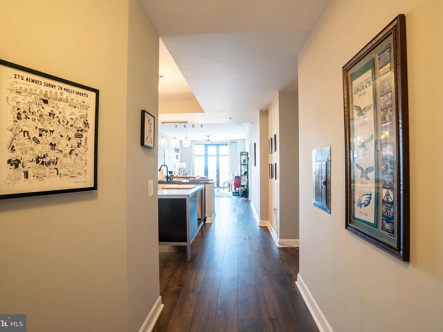 1 bed, 1.0 bath, 930 sqft, $3,000 — Photo 2