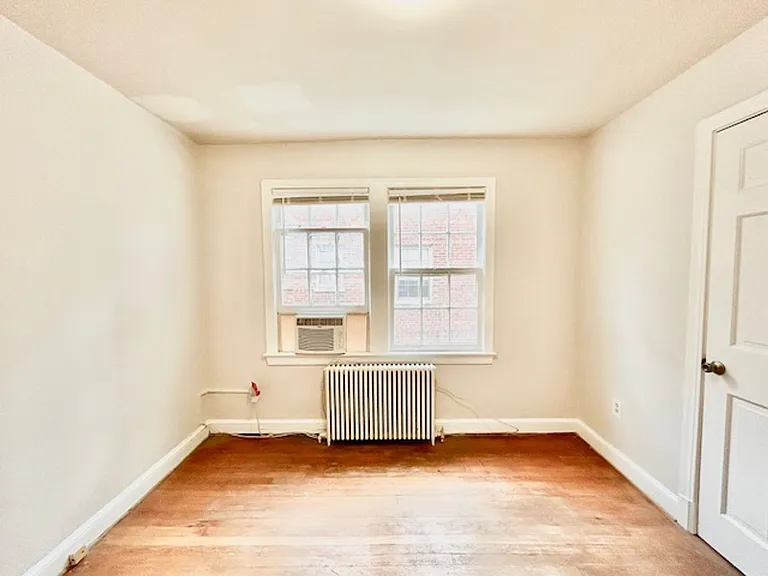 - 4534 Avondale Street — Photo 30