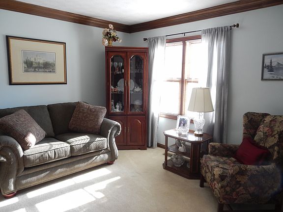 5th image of 609 Primrose Ln
