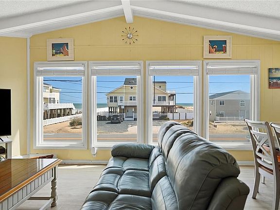 2nd image of 3637 Sandfiddler Rd