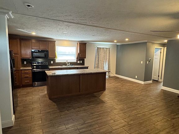 4th image of 1326 N Sable Ln