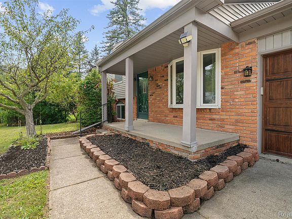 2nd image of 3757 Oxley Dr