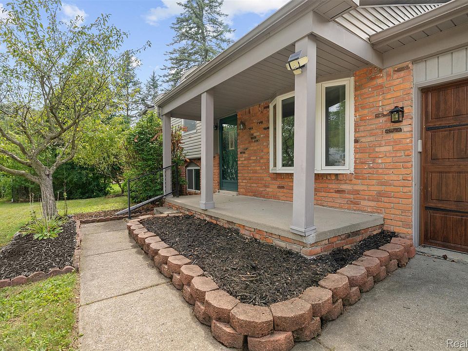 3757 Oxley Dr, photo 2
