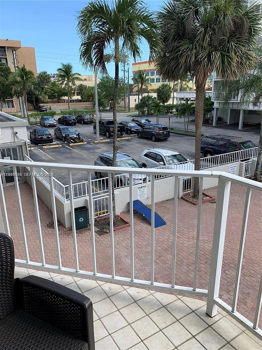 Building Photo - 16740 NE 9th Ave #206