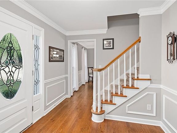 3rd image of 4812 Thornwood Dr NW