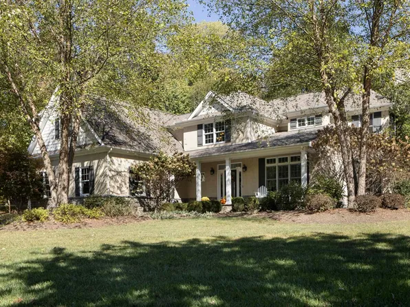 102 Roseview Dr, Granville, OH 43023