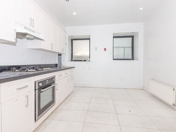 2nd image of 78 Herkimer St #34