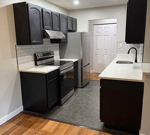 3rd image of 7410 Brookdale Dr #5