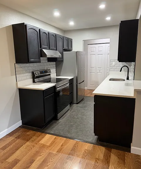 7410 Brookdale Dr #5 — Photo 3