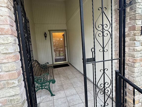 4th image of 11303 Vance Jackson Rd #K1