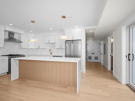 2nd image of 595 Broadway #302