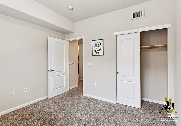 900 Moon Cir #922 — Photo 15