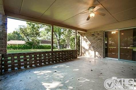 4th image of 910 Glen Vista Dr N
