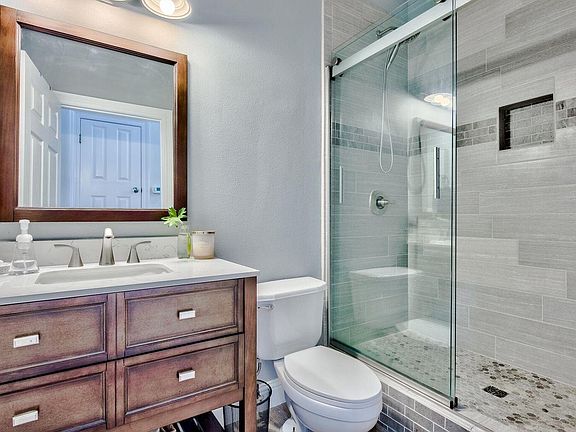 4th image of 4507 Furling Ln Suite 302