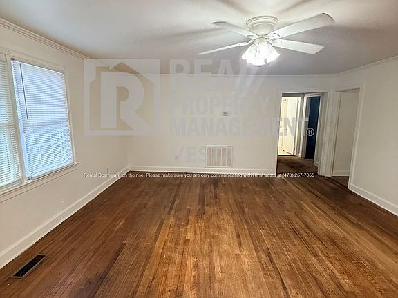 2nd image of 1471 Tucker Rd
