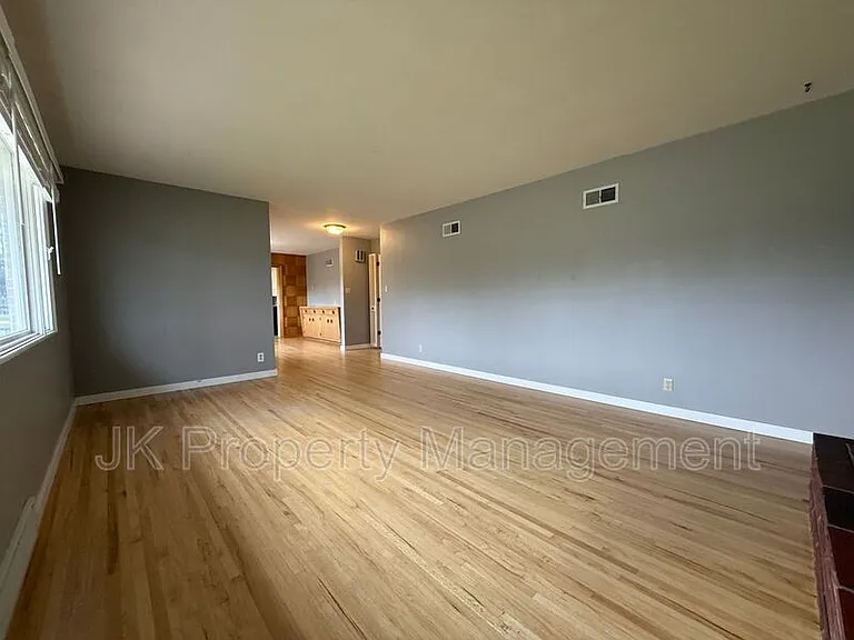 1726 Alder Dr — Photo 7