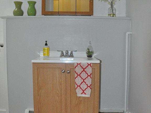 3rd image of 116 Ferris Pl