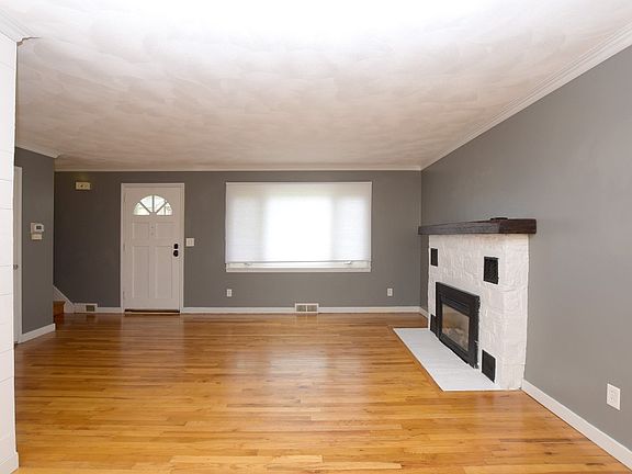 5th image of 1208 Hillside Dr