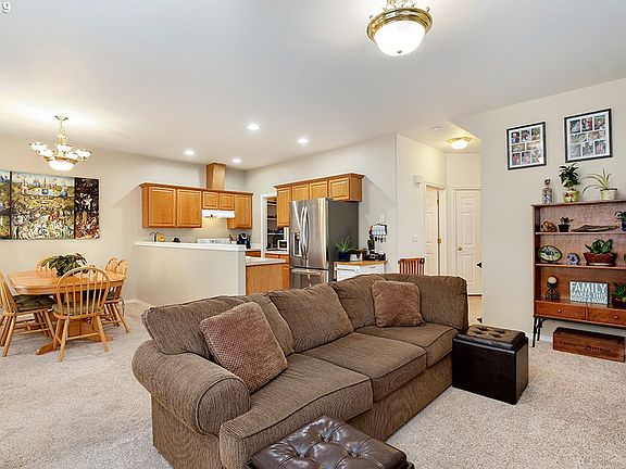 5th image of 9422 NE 20th Pl
