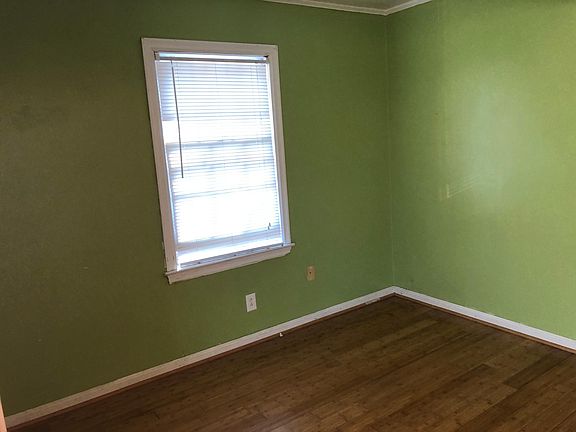 5th image of 3396 Raymond Dr