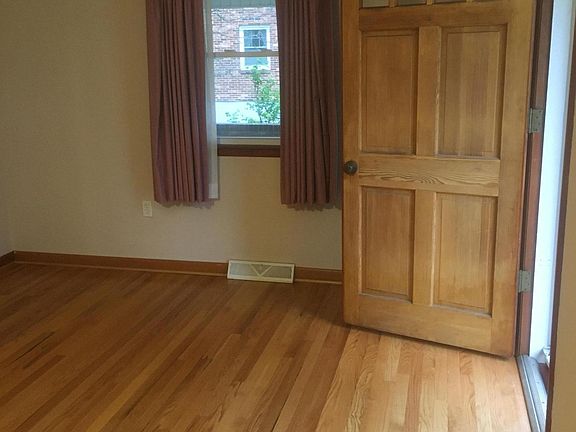 4th image of 174 Lakeside Dr