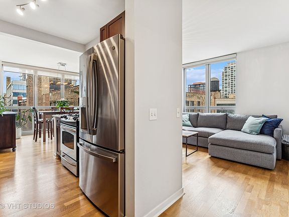 4th image of 200 W Grand Ave APT 704
