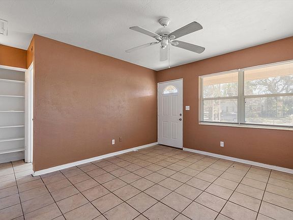 2nd image of 601 61st Ave NE