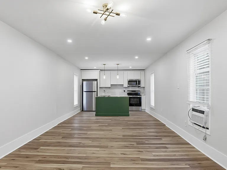 319 E A St #1 — Photo 8