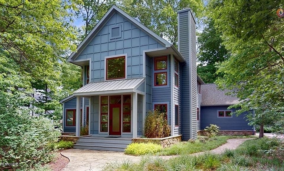 1st image of 166 W Shorewood Dr
