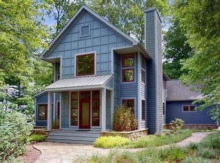 166 W Shorewood Dr, Douglas, MI 49406