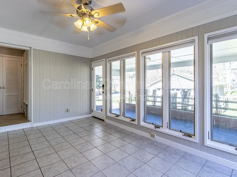 6618 Castlegate Dr — Photo 26
