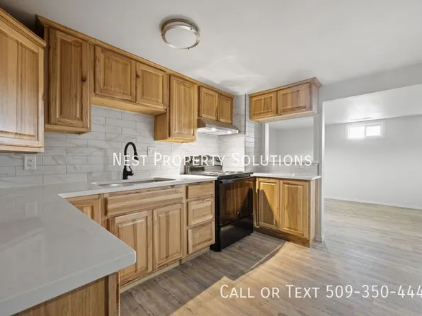 223 5th Ave SE #B, Soap Lake, WA 98851