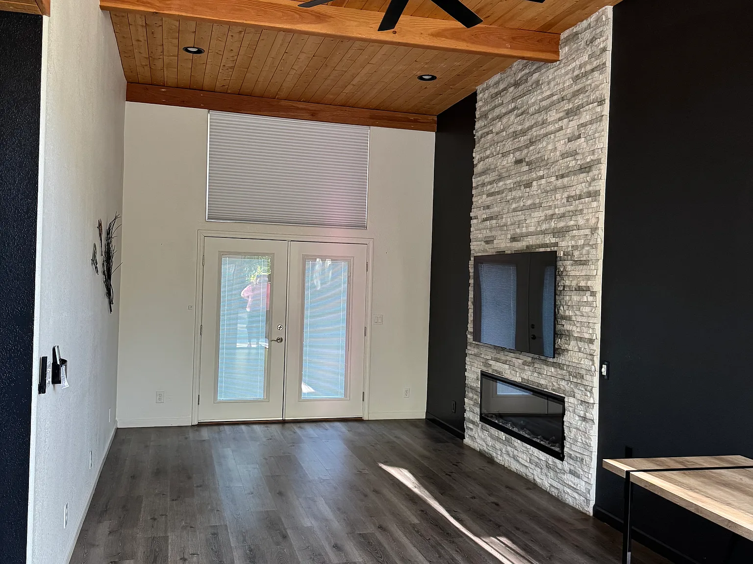 2 bed, 1450 sqft, $2,450 — Photo 2